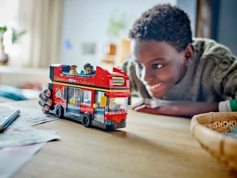 Lego autobus dykatësh i kuq, fëmijë