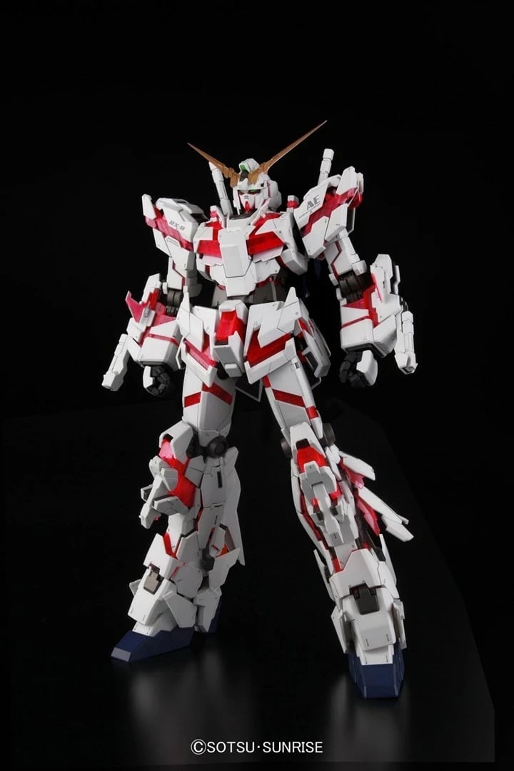 Model PG Bandai Unicorn Gundam, Perfect Grade, Bardhë