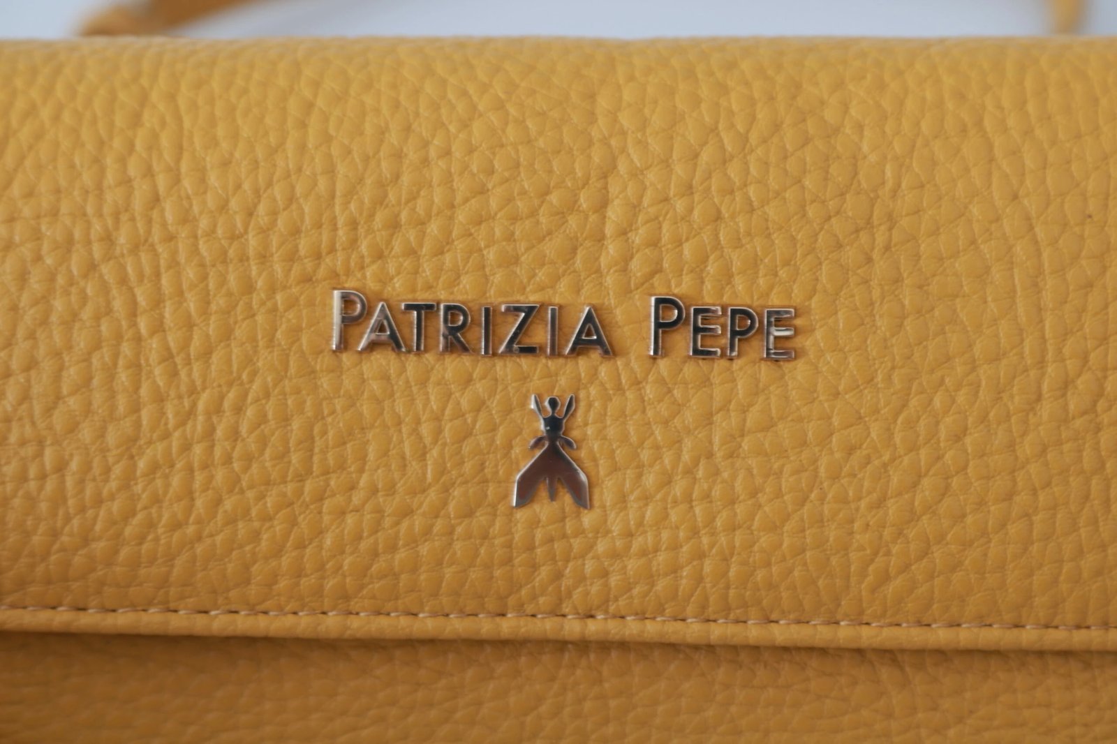 Çantë krahu për femra Patrizia Pepe,  e verdhë 