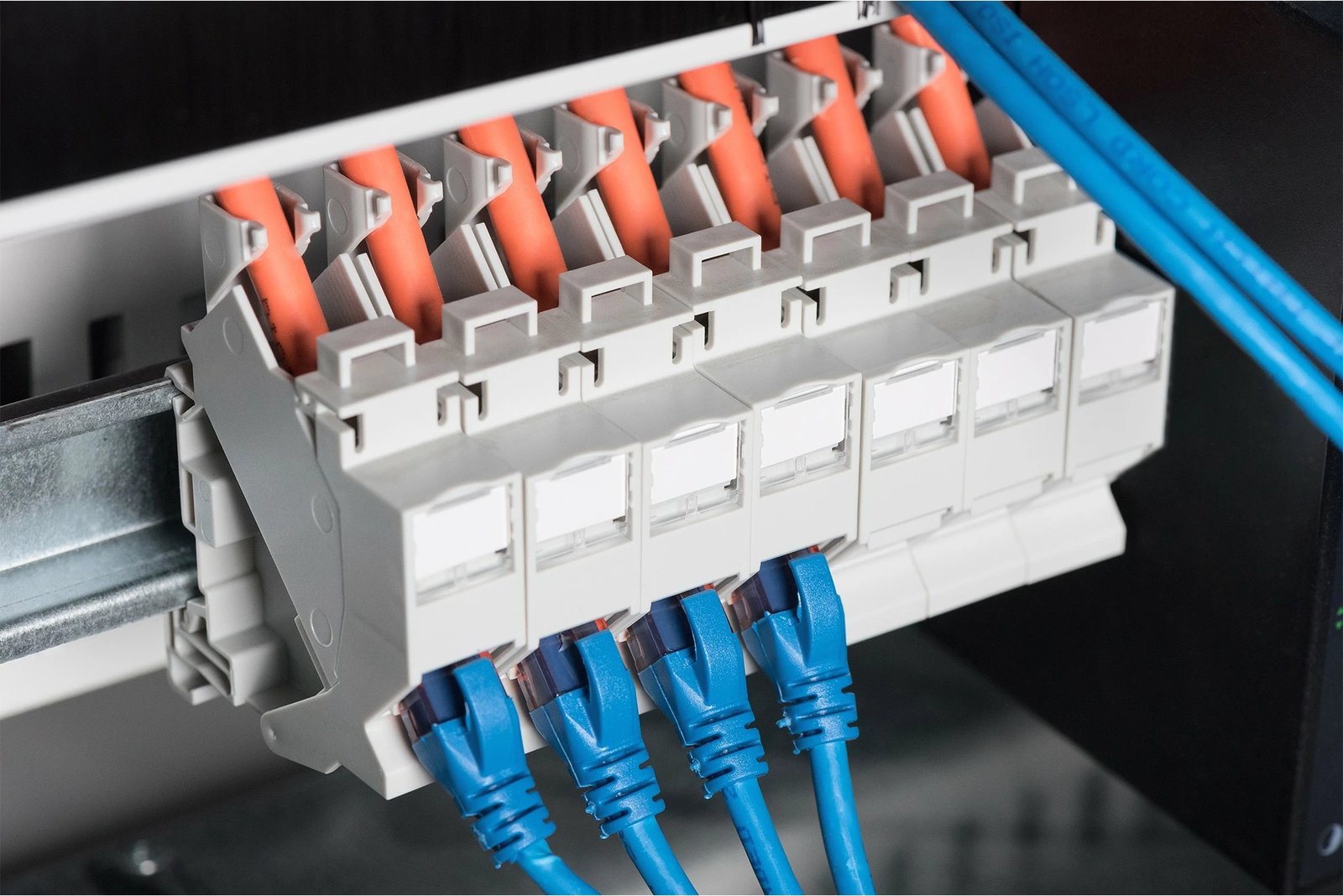 Adapter rrjeti Digitus Hutschinen për Keystone Module, RJ-45, IP20, bardhë