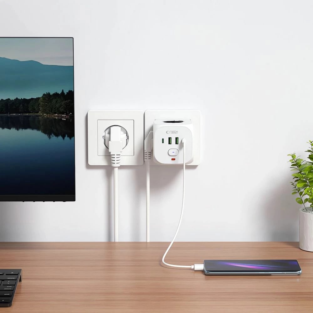 Prizë Tech-Protect PCL3X4 me 3 dalje Schuko, 2x USB-A, 2x USB-C, e bardhë