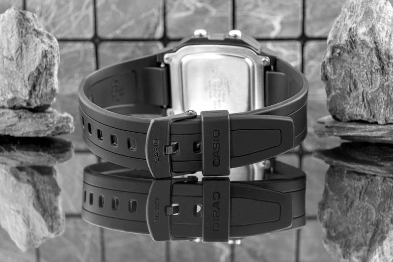 Orë dore për meshkuj Casio, e zezë