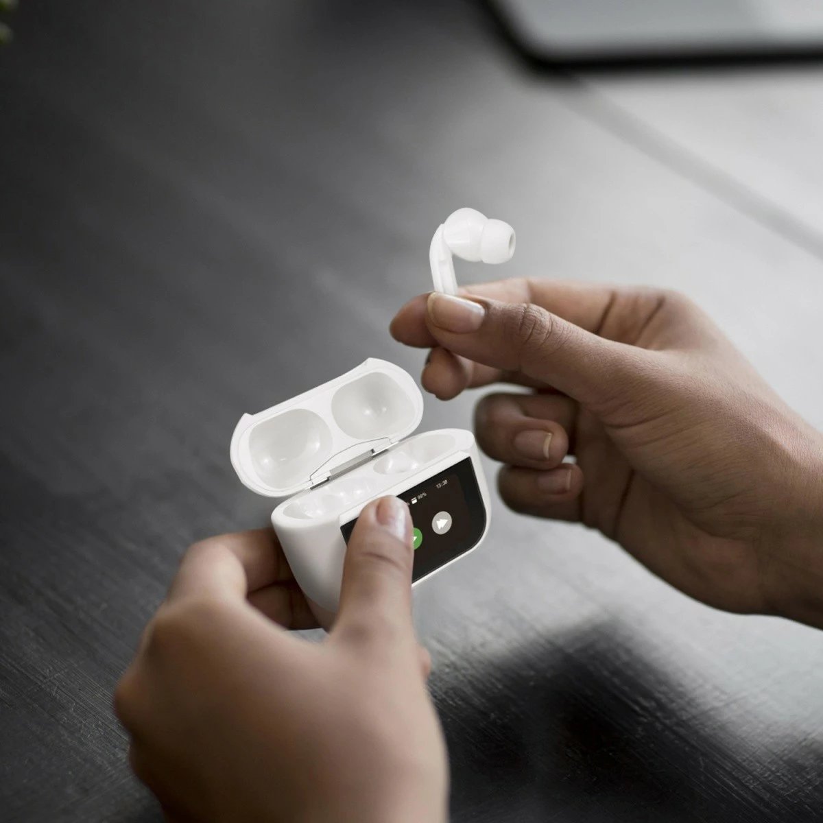 Kufje in-ear Technaxx BT-X72 TWS, ANC, Bluetooth 5.3, me ekran prekje, të bardha