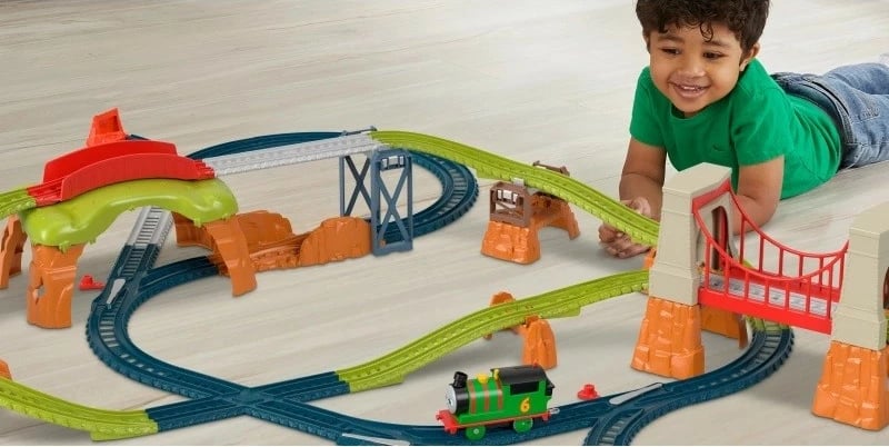 Set hekurudhor lodër Fisher Price Thomas & Friends Percy 6-in-1, shumëngjyrësh