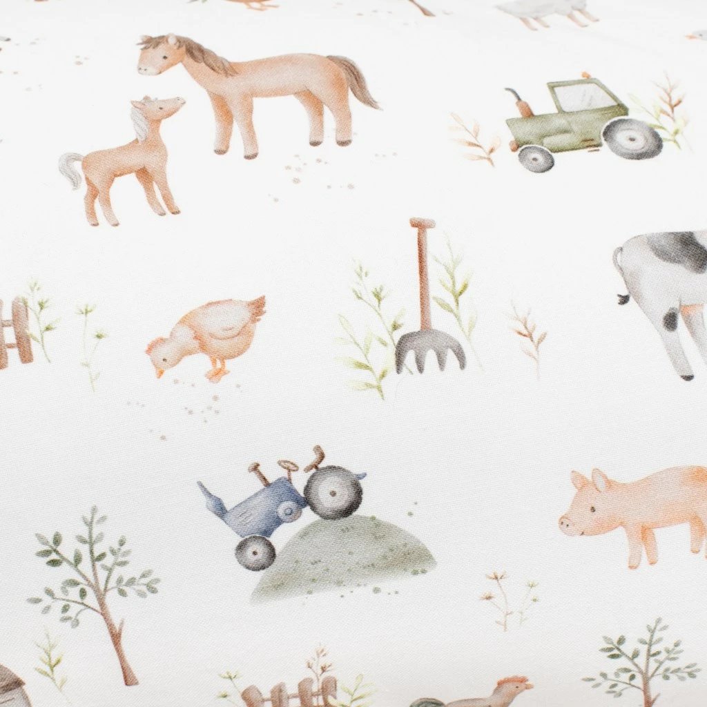 Jastëk gjidhënie universal, New Baby, Farm, mbulesë pambuk 100%, mbushje poliester anti-alergjik, me lidhëse, me mbulesë të heqshme, rreth 140 cm, i bardhë me motive ferme