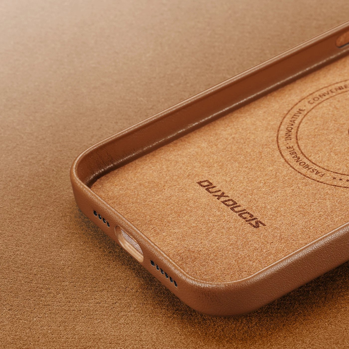 Mbështjellës Dux Ducis Grit për iPhone 14 Pro Max, eco leather, MagSafe, Kafe
