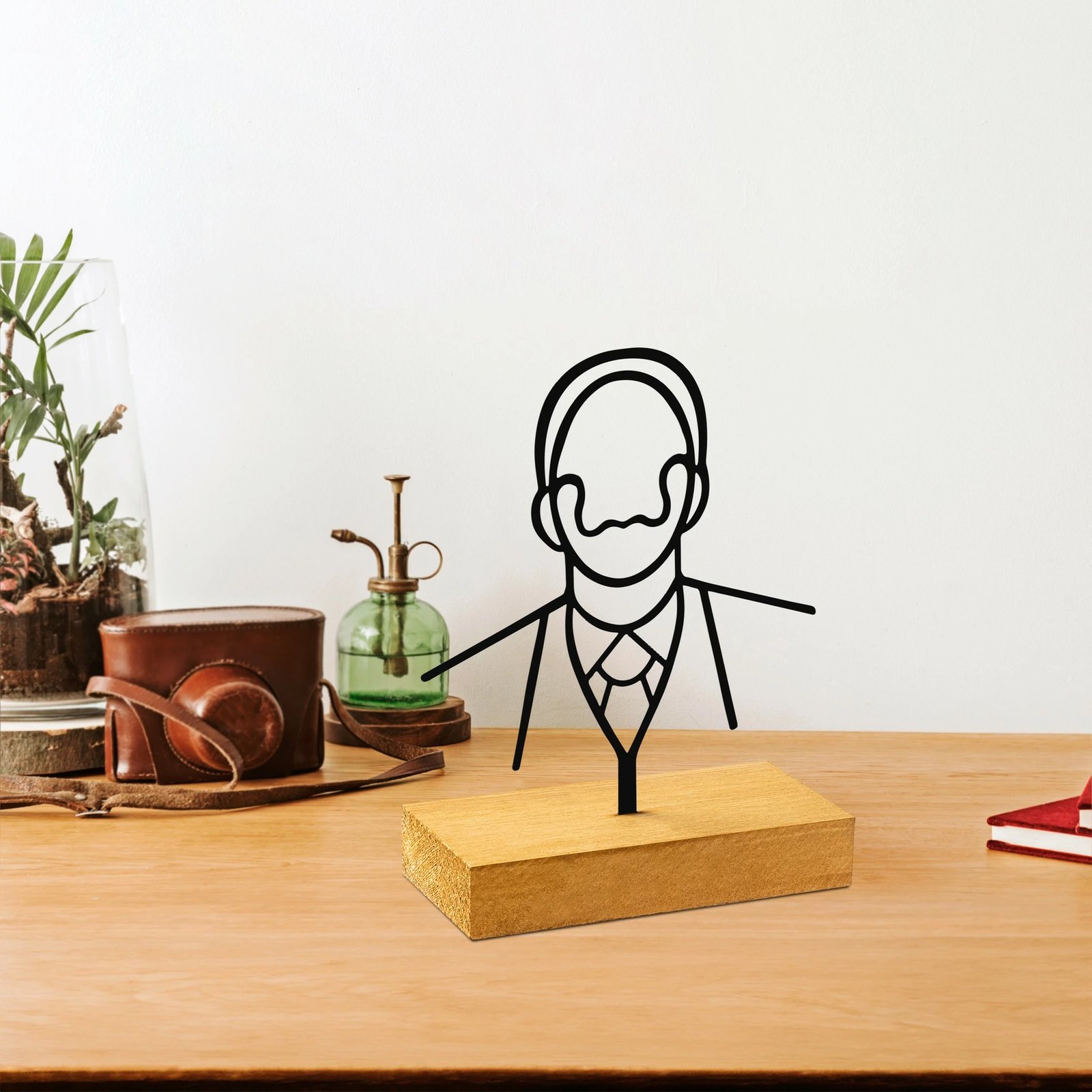 Objekt dekorativ Aberto Design, Dali, ngjyrë druri dhe e zezë