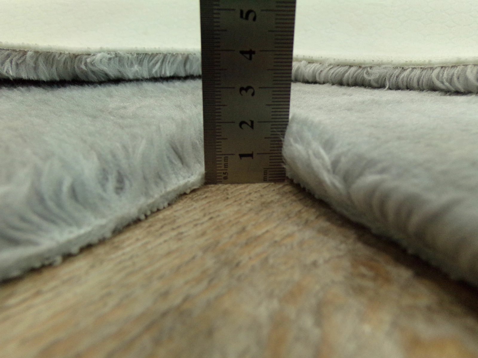 Qilim për korridor, ngjyrë gri e çelët, 80x300cm, Hypnose Conceptum, Laser Plush