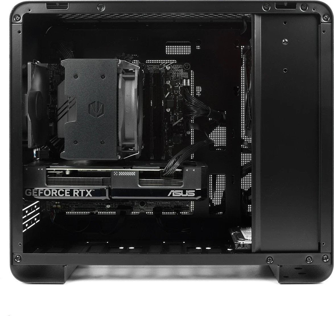 Kompjuter Komputronik Pro X713, Intel Core i7, RTX 4060 Ti 8GB, 64GB RAM Memorje, 2TB SSD, i zi