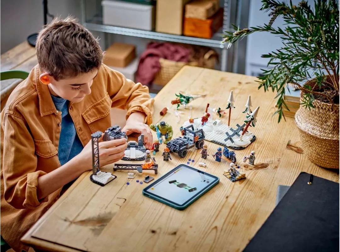 Set LEGO Marvel Avengers 76291, 613 pjesë, për fëmijë 10+, me minifigura Hulk, Iron Man, Thor, Black Widow, Captain America, Hawkeye, ushtarë Hydra