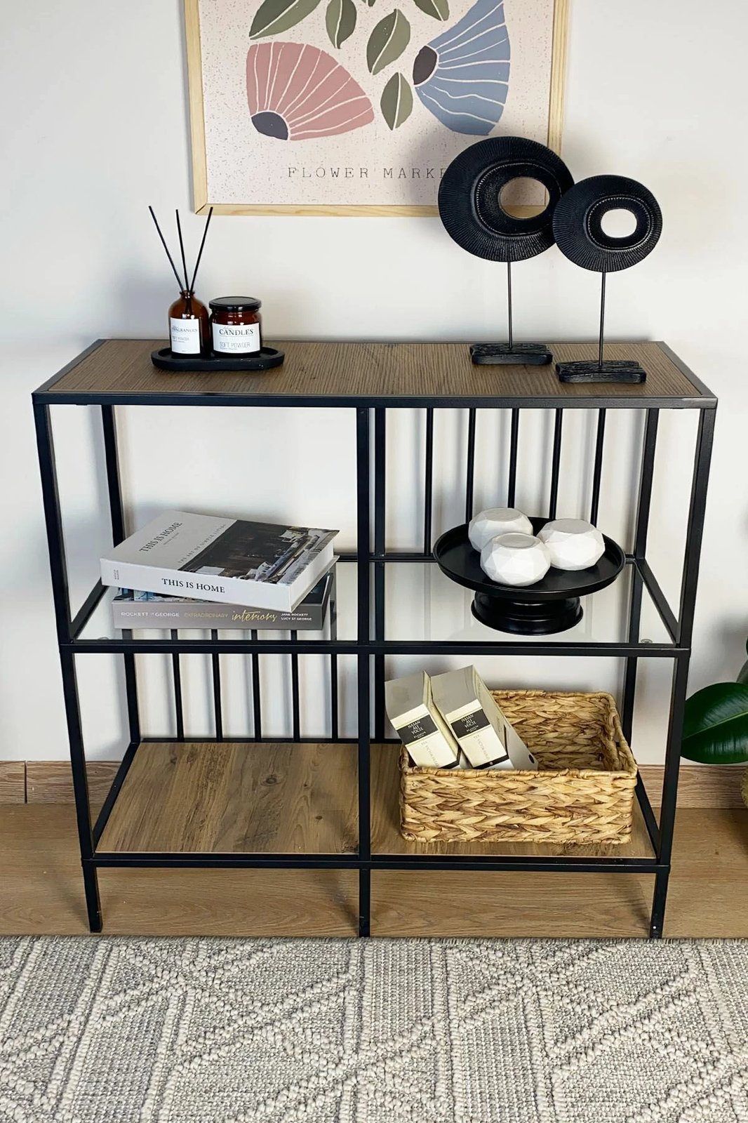 Komodë Hanah Home, ngjyrë lis Atlantik, xham transparent