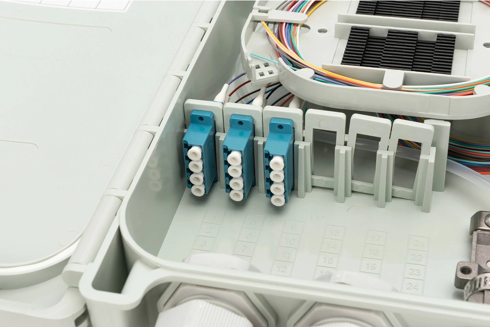 Kuti shpërndarëse fibër optike Digitus, 12 fibra, LC/PC, e bardhë, ABS