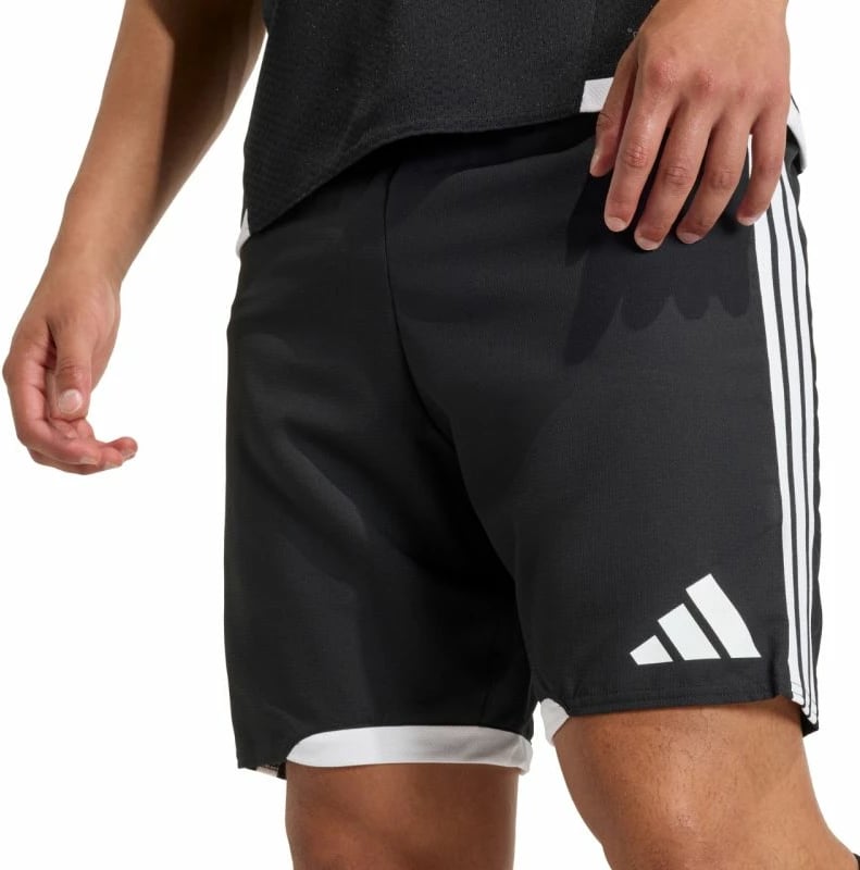 Shorce për meshkuj adidas, të bardha