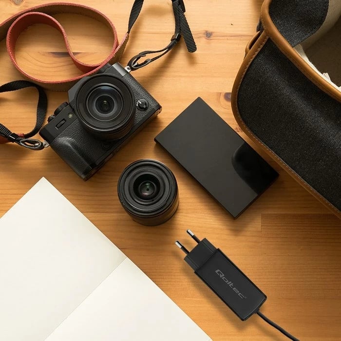 Karikues Qoltec 52420, 90W, GaN, USB-C 3.1, i zi