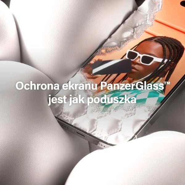 Xham mbrojtës PanzerGlass Ultra-Wide Fit për iPhone 15 Pro, i tejdukshëm