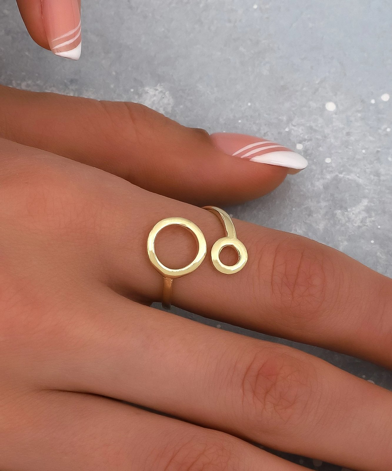 Unazë argjendi e artë, Jumeon, AEYZ2043