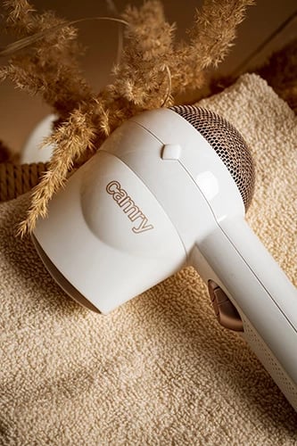 Tharëse flokësh, Adler Camry CR 2257, 1400W, 2 nivele temperature, 2 nivele shpejtësie, me koncentrator, e bardhë me elemente ari