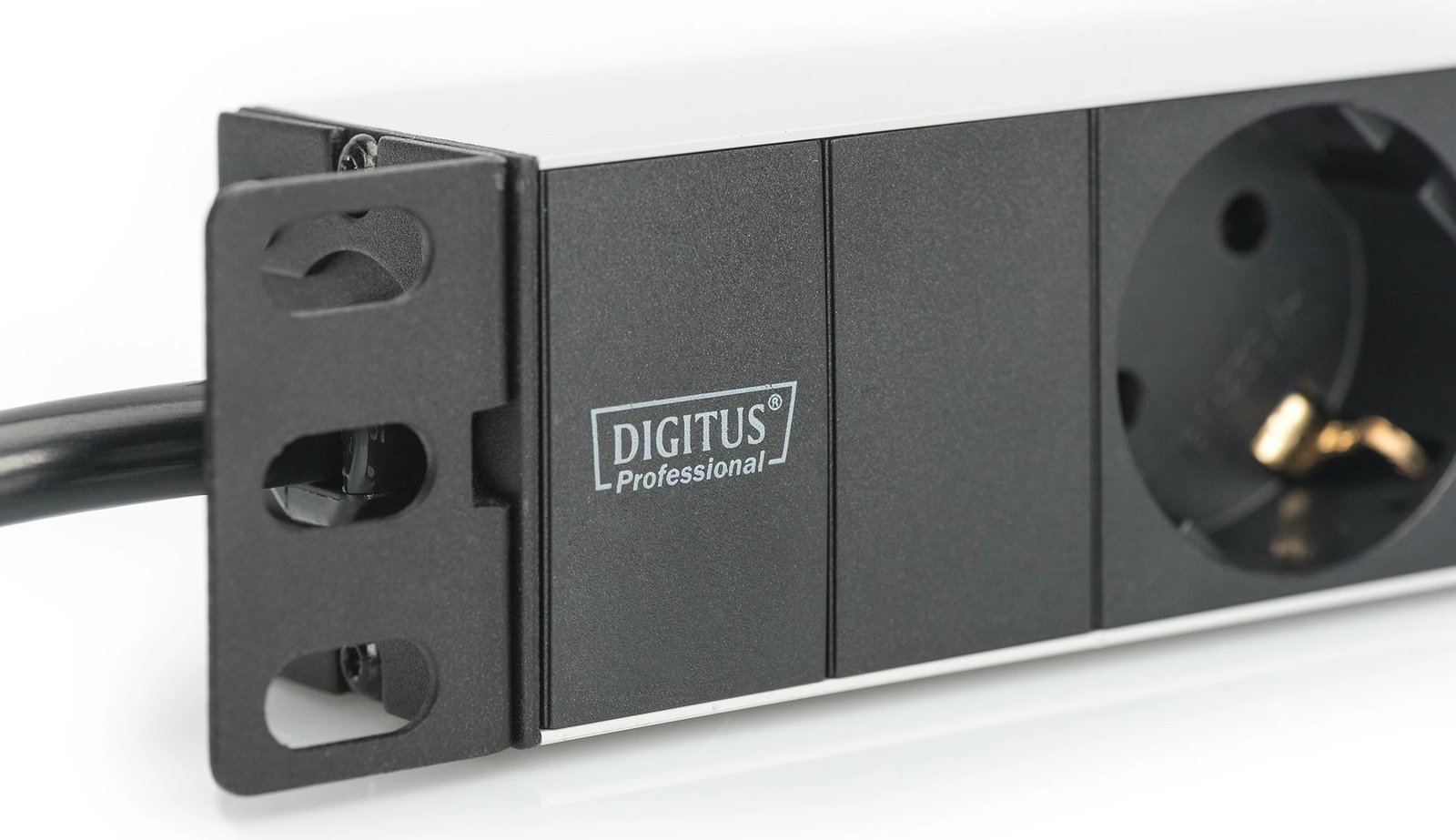 Prizë rrjeti Digitus 3 dalje, alumini, 2m, e zezë