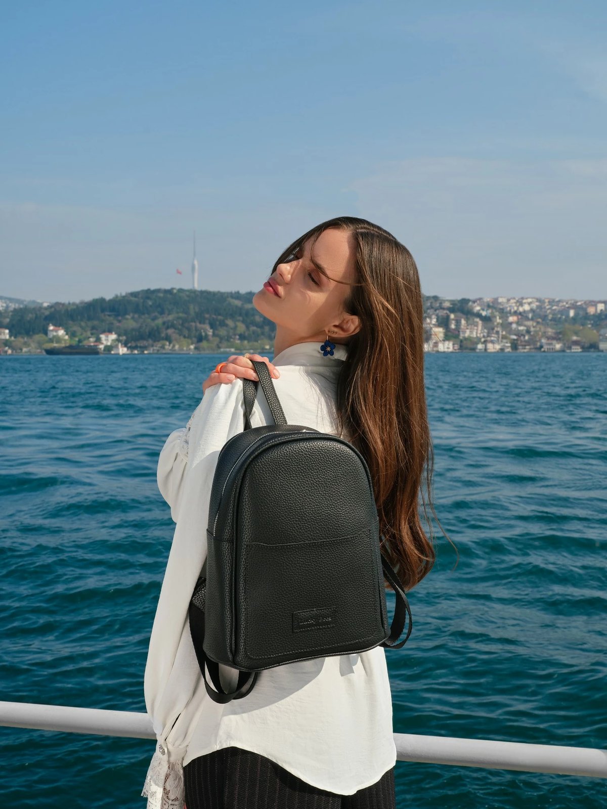 Çantë shpine Lucky Bees, e zezë, 528