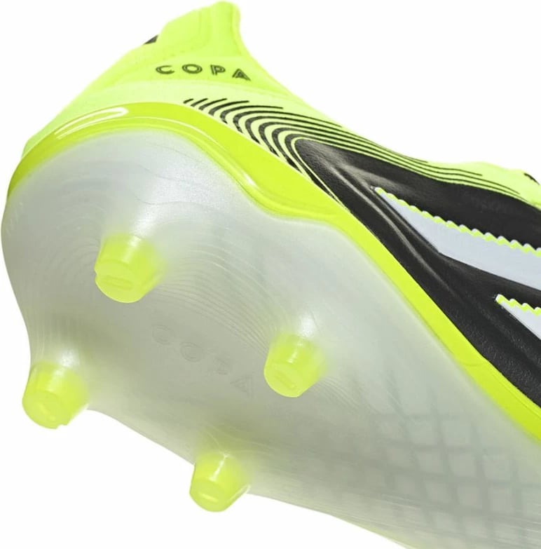 Atlete futbolli adidas për meshkuj, të zeza dhe të gjelbra Atlete futbolli adidas për meshkuj, të zeza dhe të gjelbra