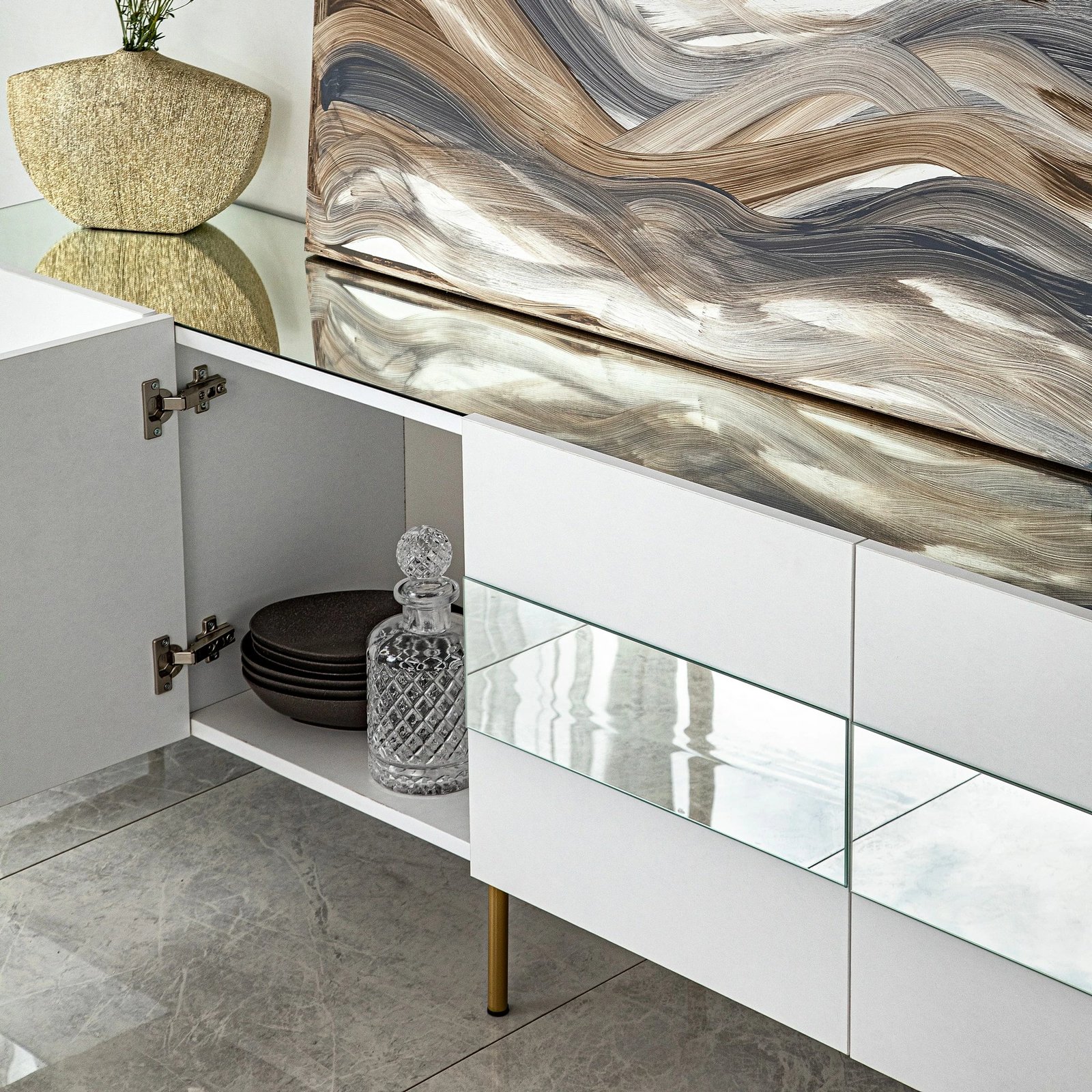 Komodë TV Skye Decor, e bardhë, e artë, Leon