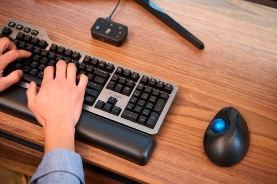 Maus Kensington Pro Fit Ergo TB450 wireless, me trackball, i zi