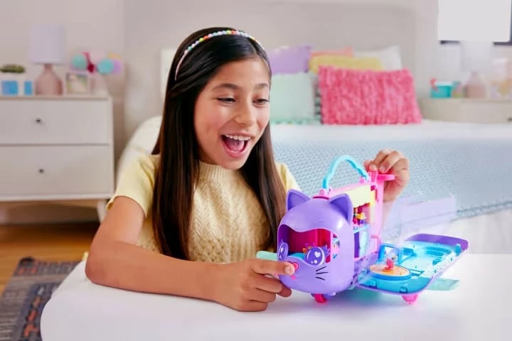 Set lodrash Polly Pocket Cat Plane me 2 figurina dhe 19 aksesorë, shumëngjyrësh
