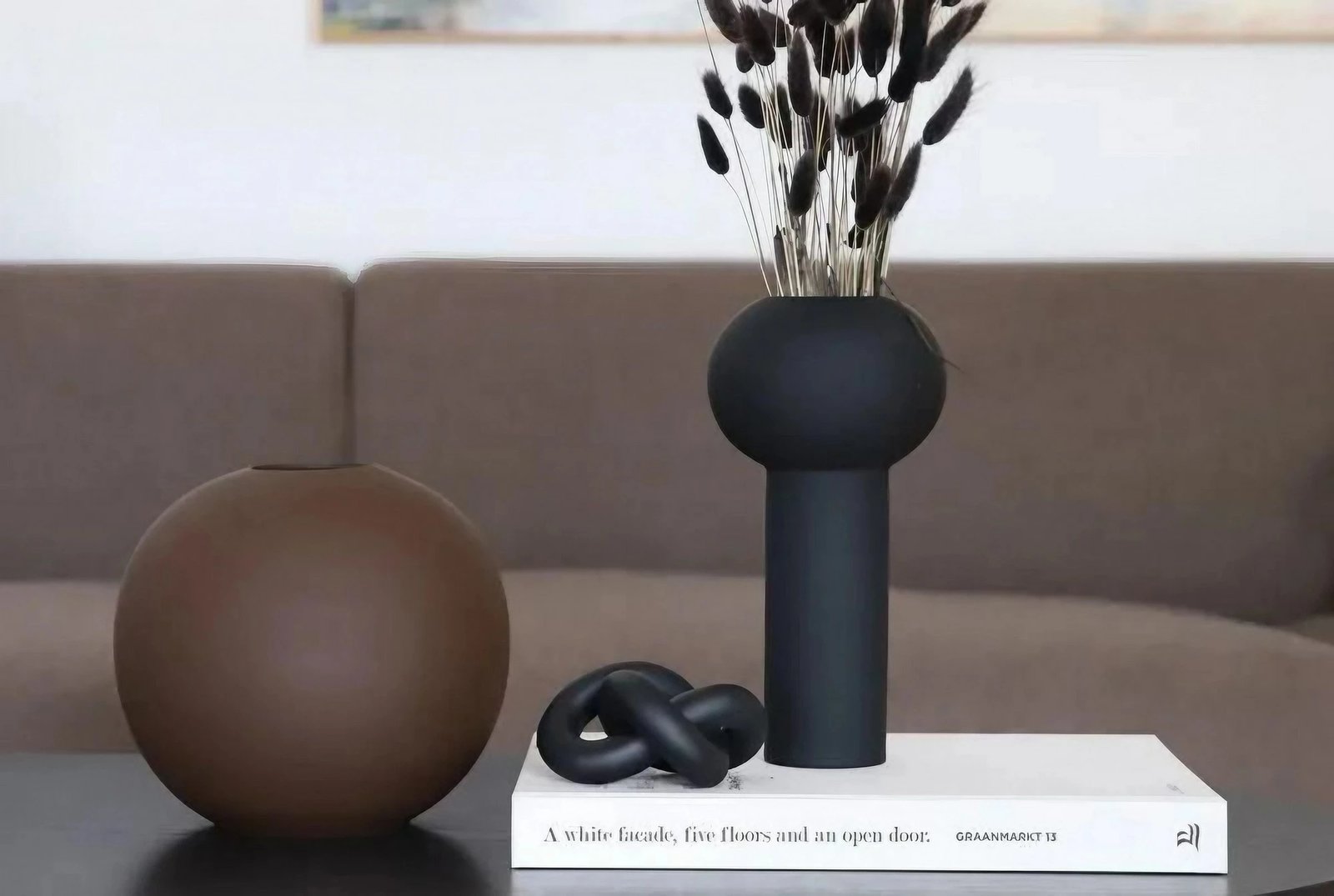 Vazo dekorative Evila Originals, e zezë, CY0217, 13x27x13cm Vazo dekorative Evila Originals, e zezë, CY0217, 13x27x13cm