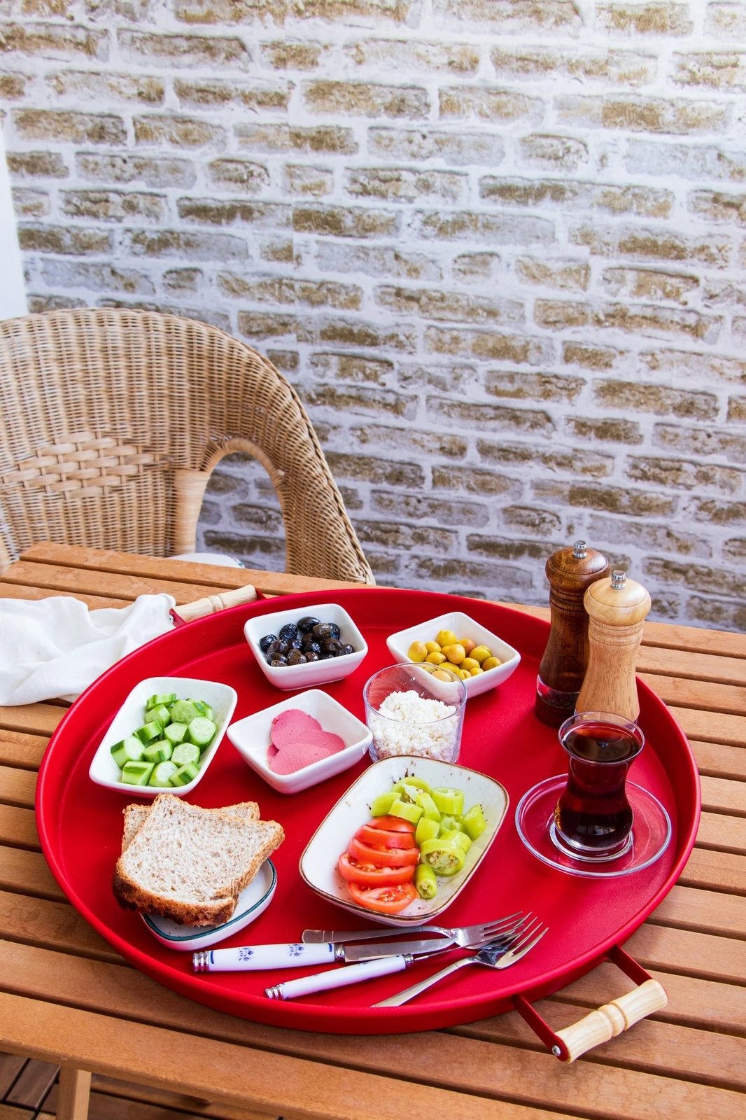 Set tabakash të kuqe, 4 copë, Hermia Concept, M0259 - KR Set tabakash të kuqe, 4 copë, Hermia Concept, M0259 - KR