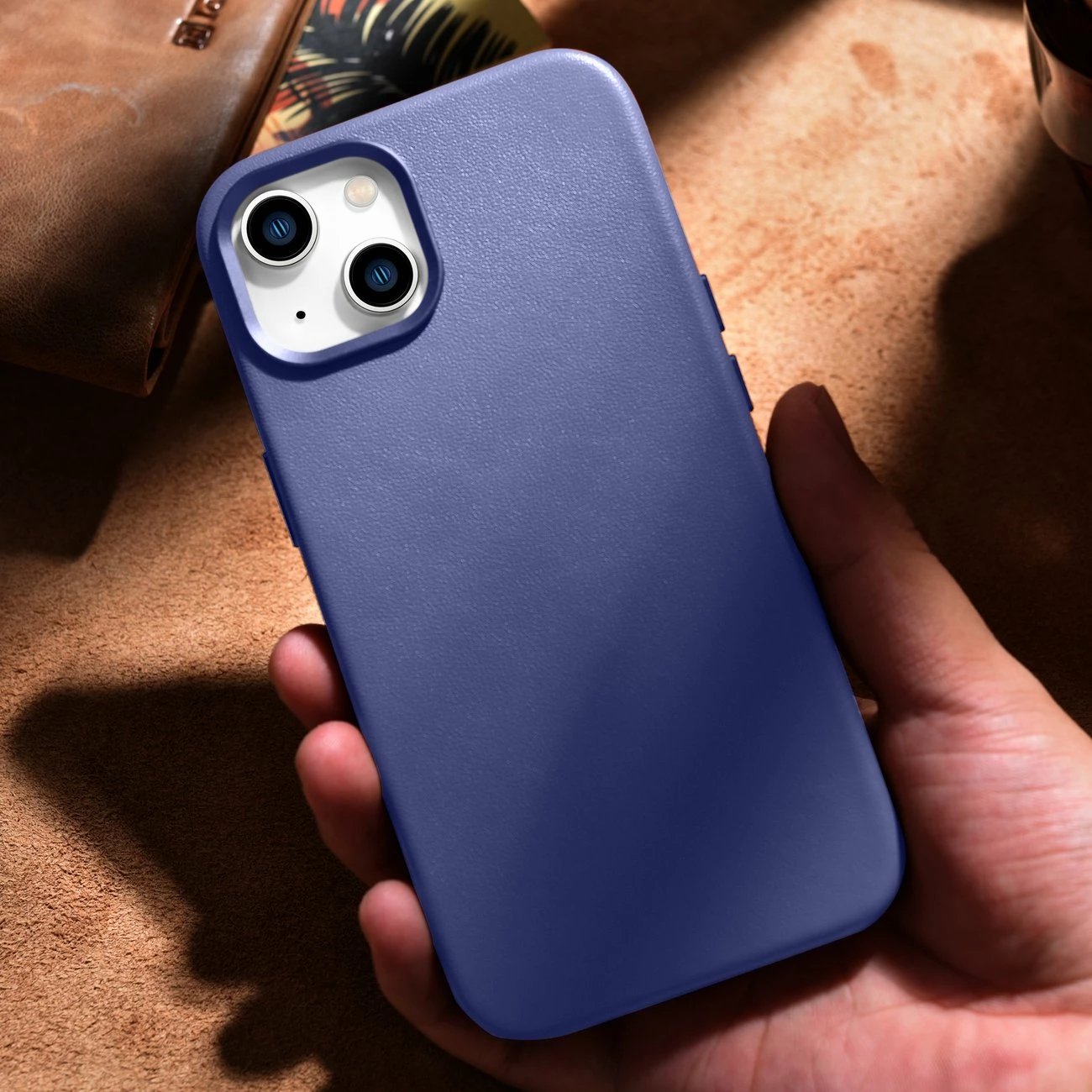 Mbështjellës iCarer për iPhone 14, lëkurë natyrale, MagSafe, vjollcë e çelët