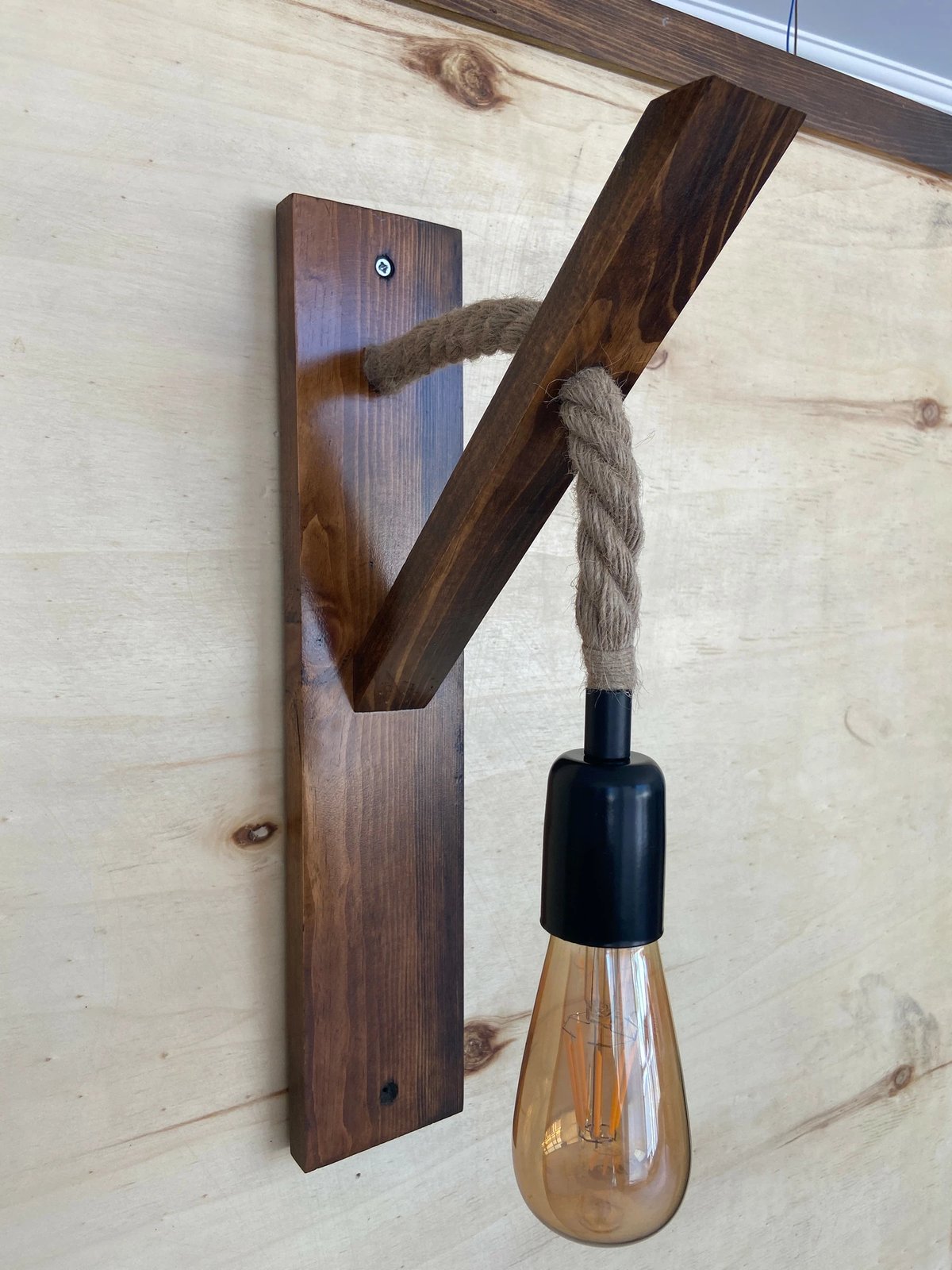 Llamp muri prej druri, ngjyrë arre, Opviq, 18 Llamp muri prej druri, ngjyrë arre, Opviq, 18