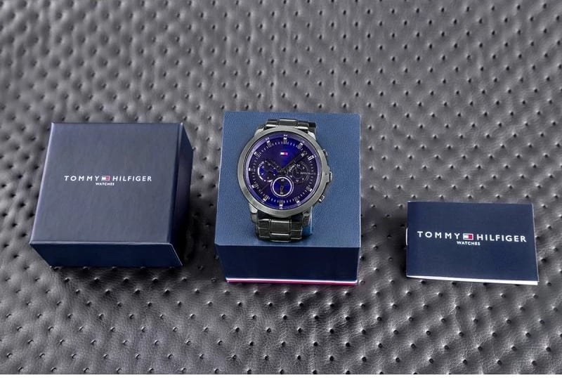 Orë dore për meshkuj Tommy Hilfiger, titanium