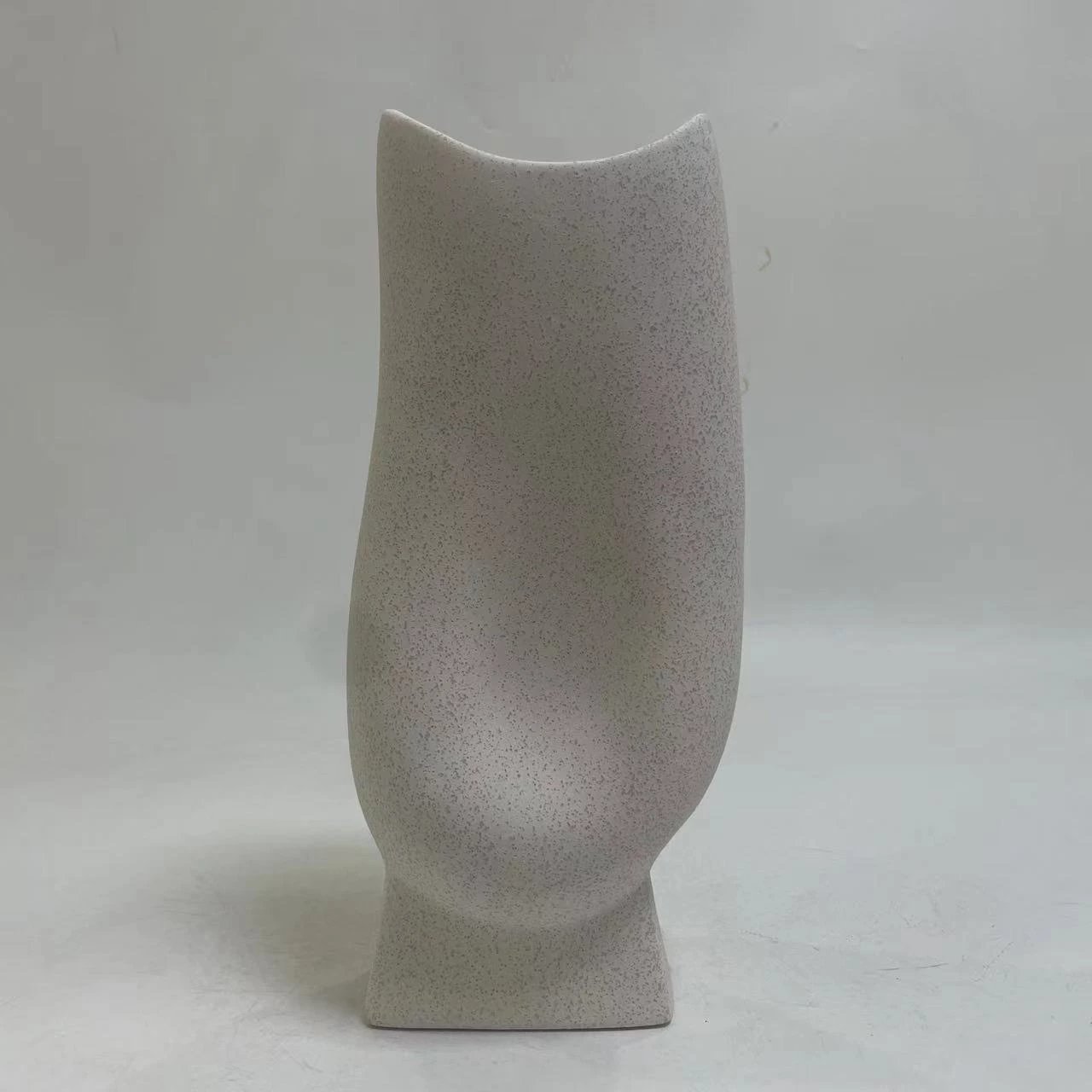 Dekor tavoline prej qeramike, seri GLAZE, FH4609.01, ngjyrë e bardhë e çelur me kristalizim, 17x12x38 cm Dekor tavoline prej qeramike, seri GLAZE, FH4609.01, ngjyrë e bardhë e çelur me kristalizim, 17x12x38 cm