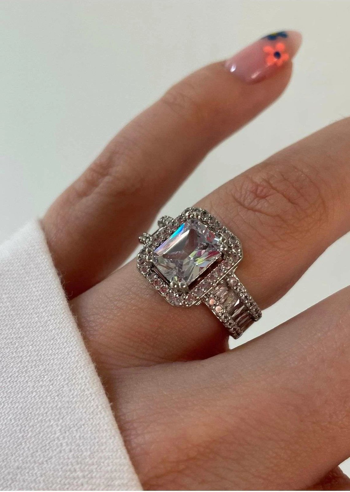 Unazë argjendi Jumeon, KPEGMSA276