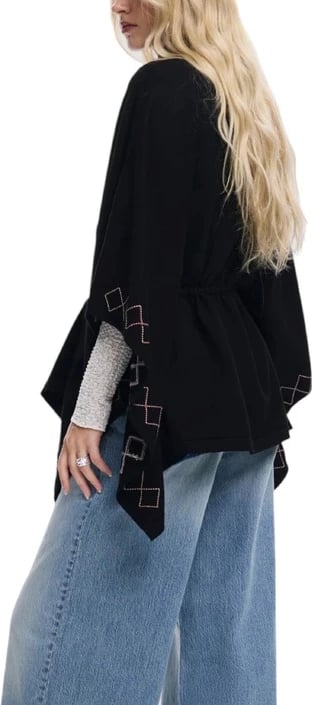 Jakne Desigual femra, e zezë