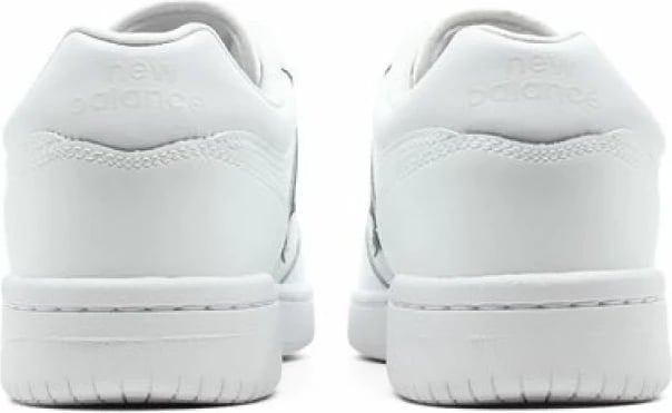 Atlete New Balance për meshkuj dhe femra, të bardha