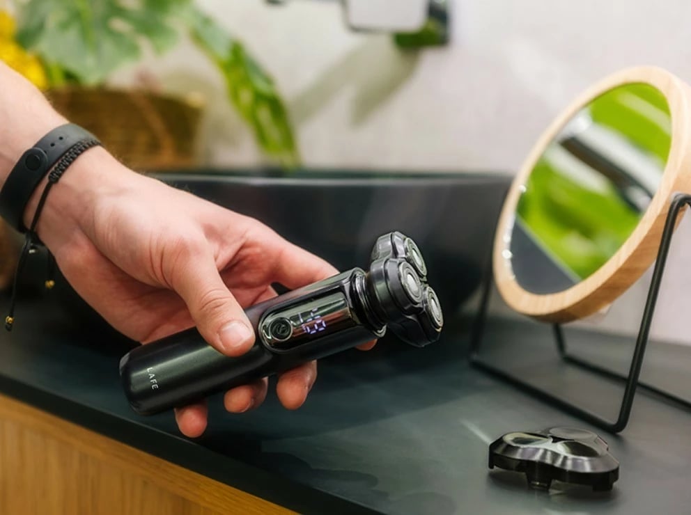 Makinë rroje Lafe MasterGlide, 90 min bateri, Wet & Dry, sistem trefish rruajtjeje, e zezë