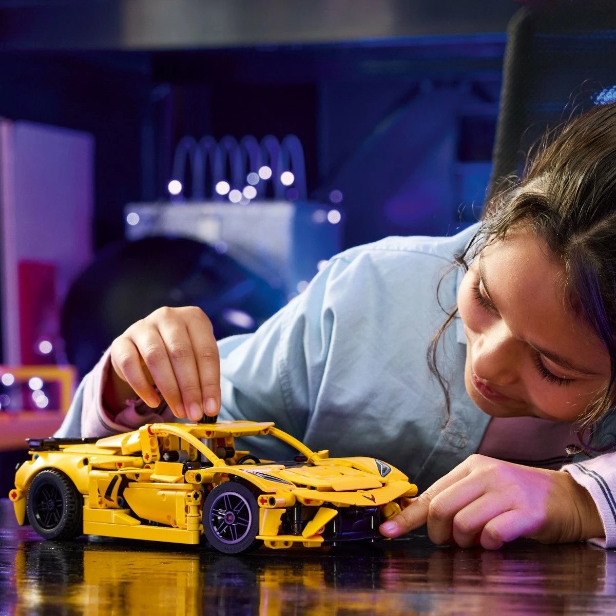 Set ndërtimi LEGO Technic Chevrolet Corvette Stingray 42205, 732 pjesë, e verdhë