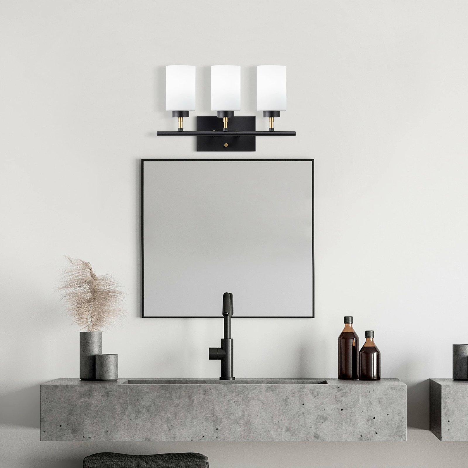 Llambë muri Opviq, Yensuk - 13124, e zezë dhe e artë