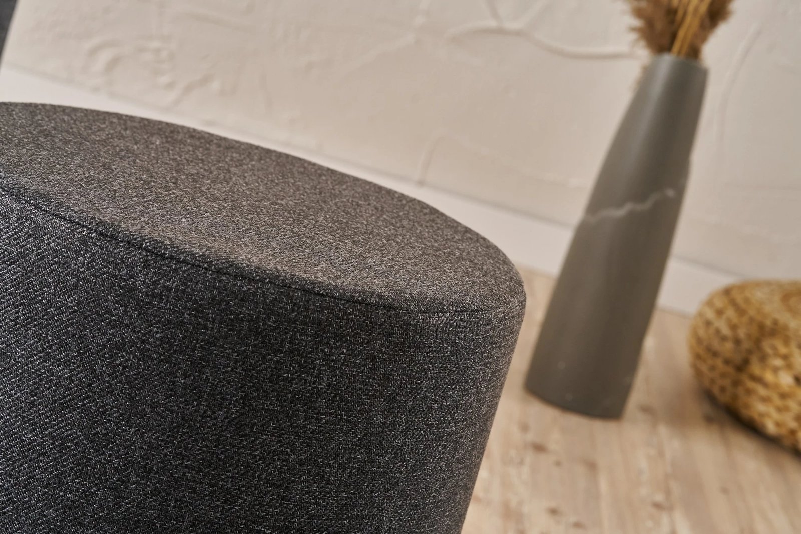 Puf Patara, ngjyrë fume, Atelier del Sofa, 40x40cm