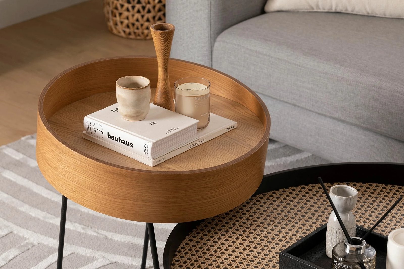 Tavolinë anësore Skye Decor, dru natyral, këmbë metalike