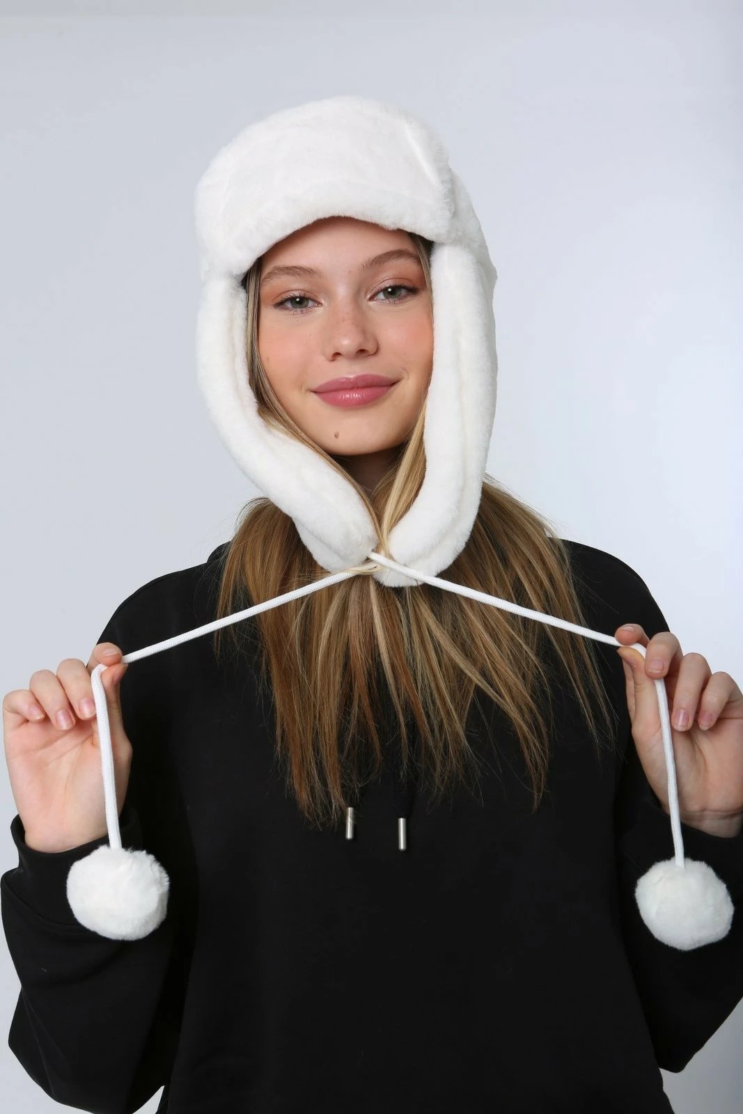 Beretë për gra, ngjyrë ecru, Bere1103