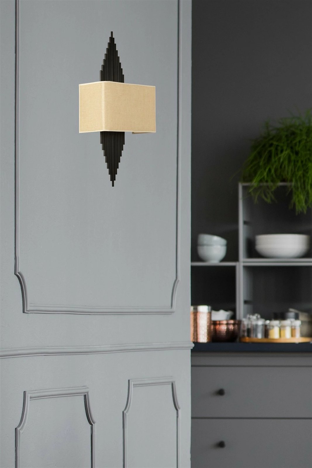 Aplik muri Opviq, Hande, ngjyrë ari e zezë, abazhuri i hapur, formë drejtkëndëshe Aplik muri Opviq, Hande, ngjyrë ari e zezë, abazhuri i hapur, formë drejtkëndëshe