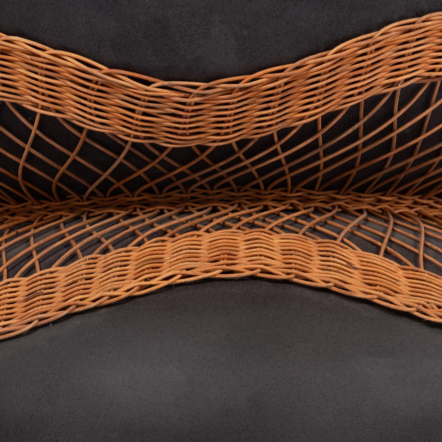 Tavolinë e ulët rrumbullake ANNA, fibër-cement, e zezë, ratan natyral, FH18157.01, 92x44.5cm