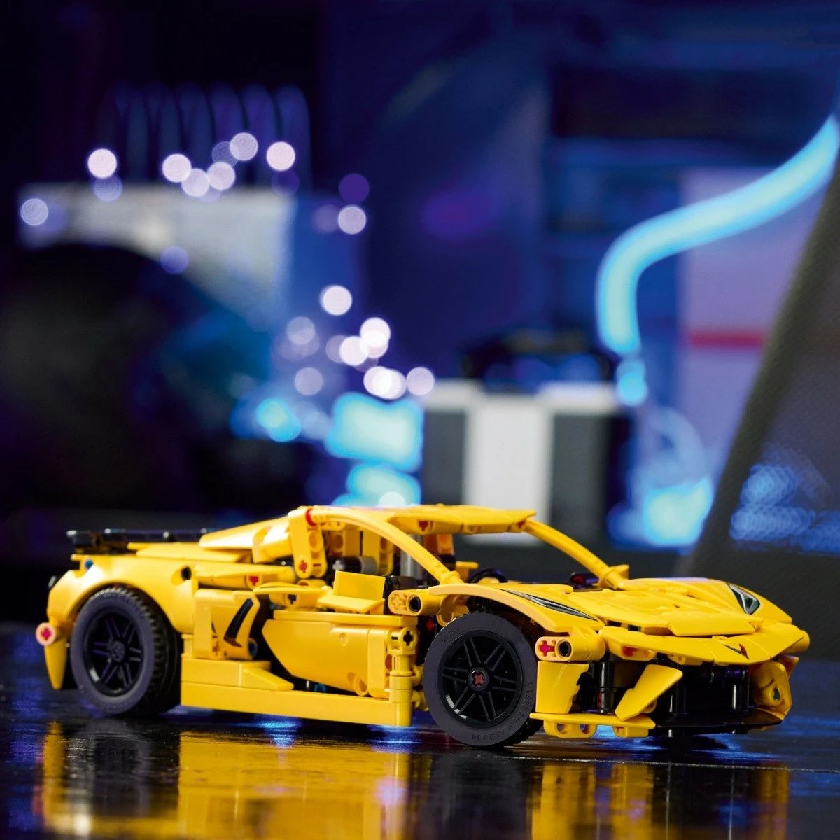 Set ndërtimi LEGO Technic Chevrolet Corvette Stingray 42205, 732 pjesë, e verdhë