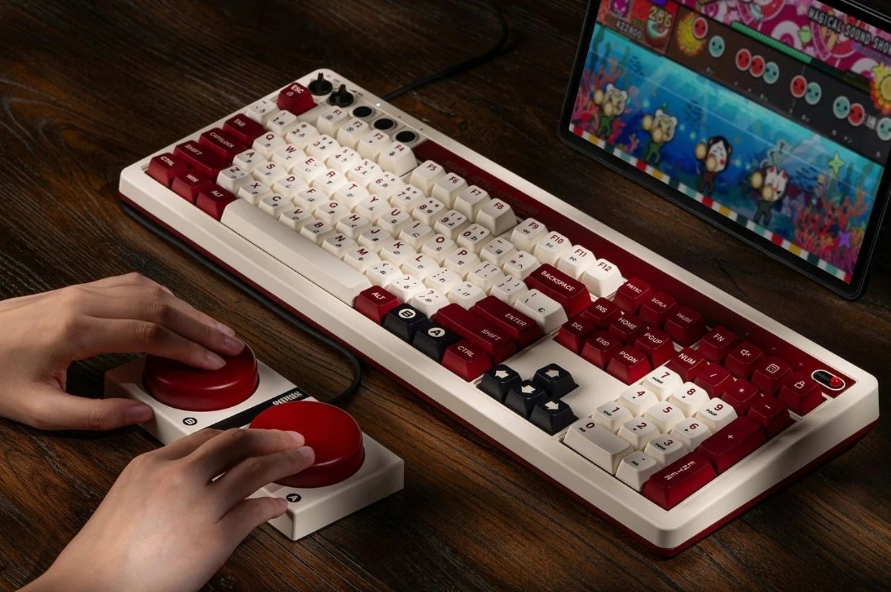 Tastierë mekanike 8BitDo Retro 108 Fami Edition me Dual Super Buttons, për PC, maroon dhe e bardhë