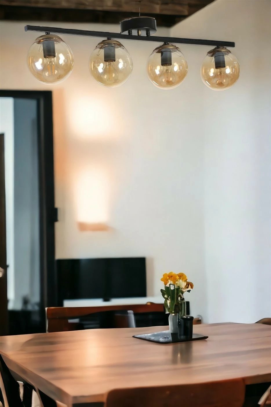 Llambë tavani Opviq Yeni Can, 4 drita, ngjyrë e zezë dhe qelq bal