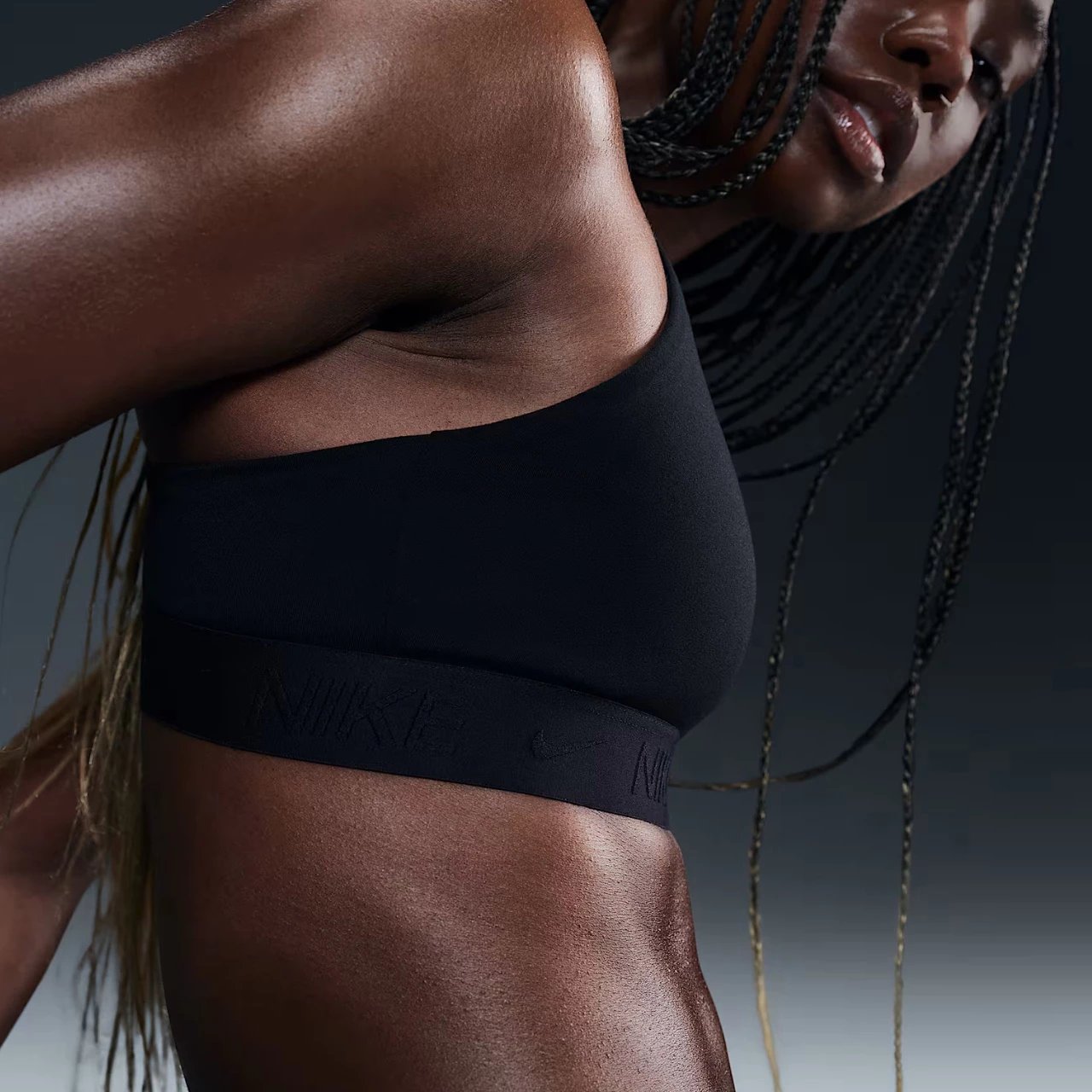 Bra sportive Nike për femra, e zezë