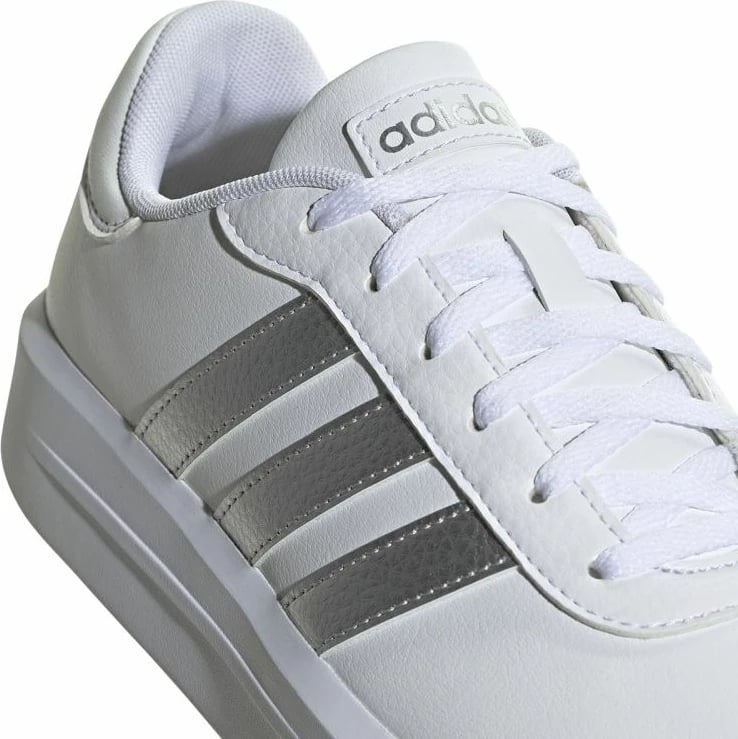 Atlete për femra adidas, të bardha