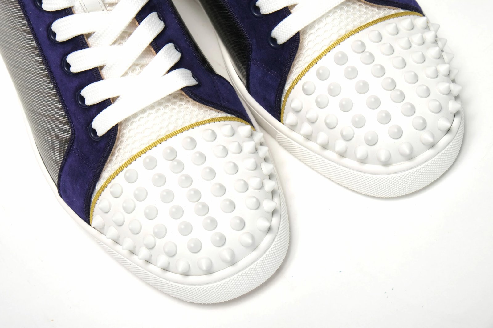 Atlete Christian Louboutin, shumëngjyrëshe